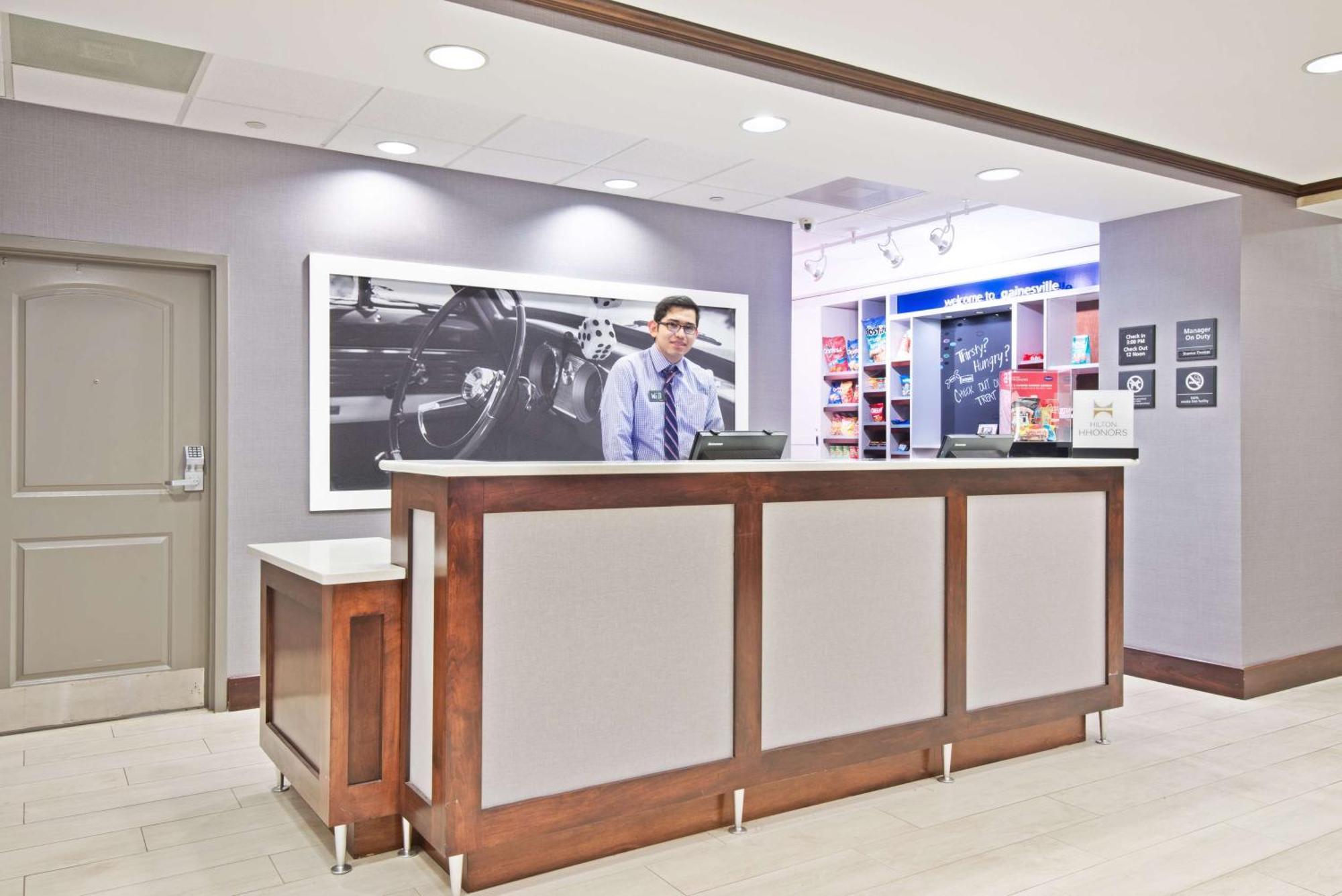 Hampton Inn Gainesville-Haymarket Eksteriør bilde